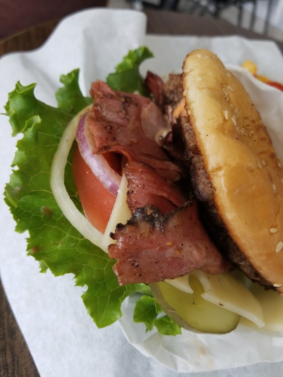 34th Street Burgers + Deli